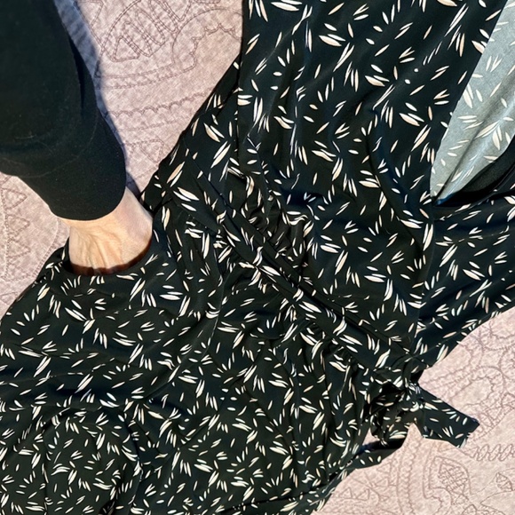 Muse Petite XLP jumper, black with pink & tan pattern. - Picture 14 of 16